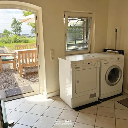 Nyaraló Reetdach-oase Scheggerott