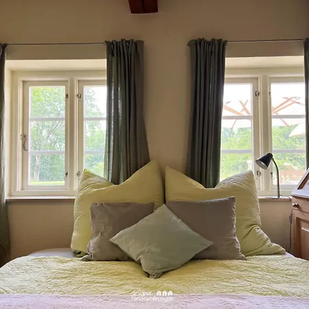 Nyaraló Reetdach-oase Scheggerott